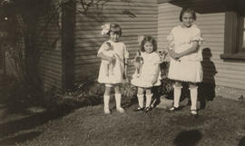 Anton and Ellen Henderson's grandchildren Ellen Dorman, Virginia Todd, and June Todd, at the Henderson home on Carey Road