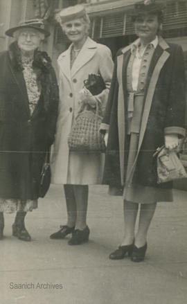 Mrs. Gerry Smith, Madge, and Ethel [Lytton]