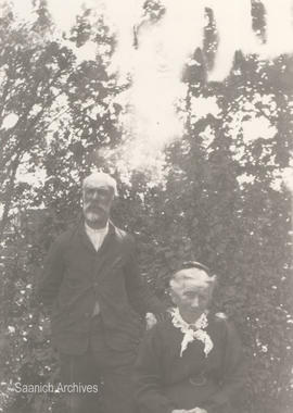 Mr and Mrs Leech, Palo Alto Farm near Elk Lake, 1913