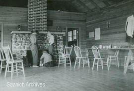 Interior of pickers bunkhouse at the Holloway Farm