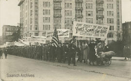 WWI soldiers in protest march