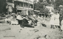 Summer visitors at Cadboro Bay Beach