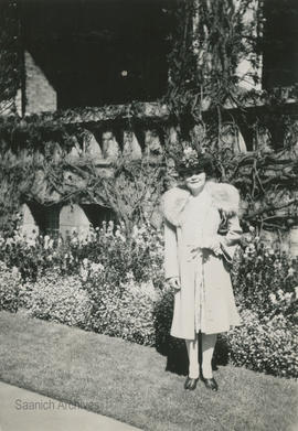 Ethel Lytton on the Empress grounds